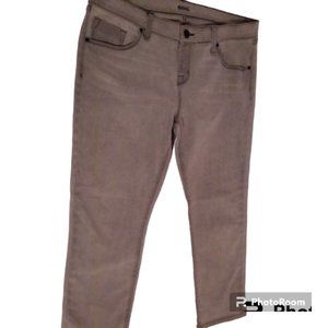 BDG low rise twig crop jeans sz 31 x 24 waist/hip 37.5"